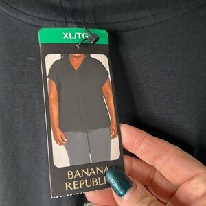 Banana Republic XL black V Neck short sleeve blouse NWT